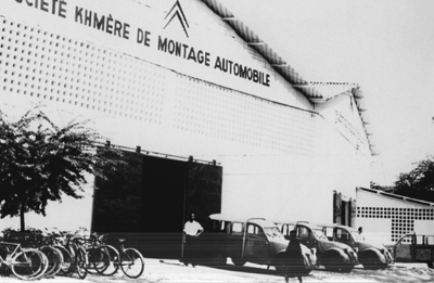 Cambodian Citro�n 2CV