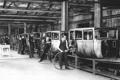 Citro�n's new HQ & factory in Slough