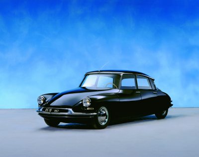 1957 DS 19